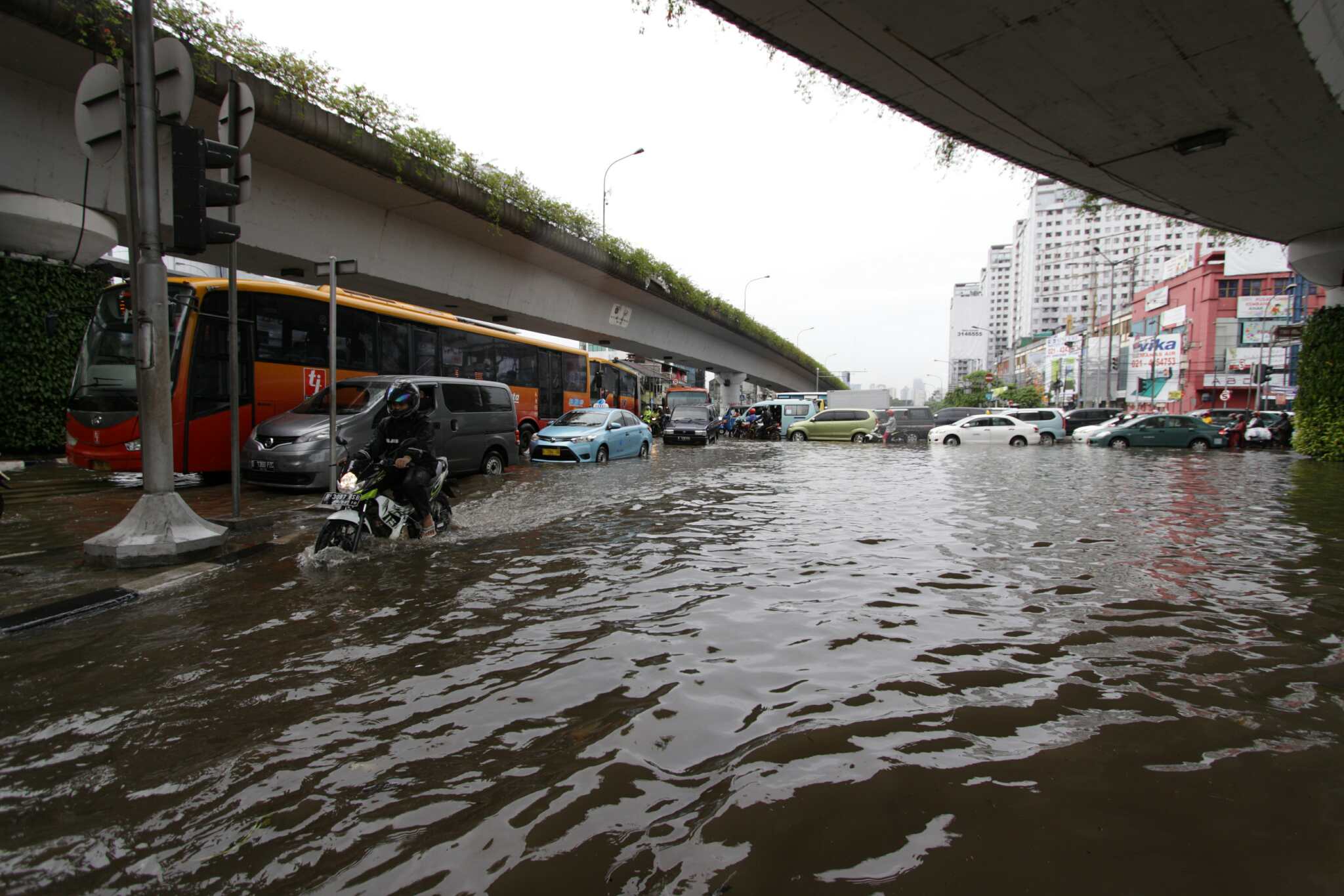 69Banjir di Salemba-indra.jpg